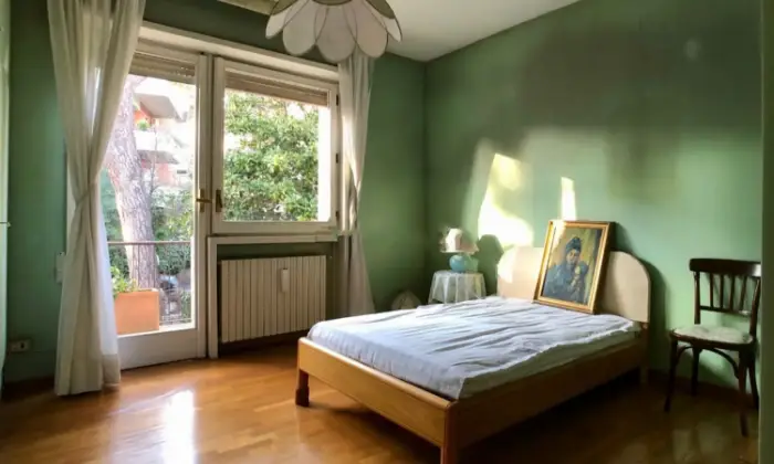 Rexer-Roma-Affittasi-villa-in-via-della-Mendola-CAMERA-DA-LETTO