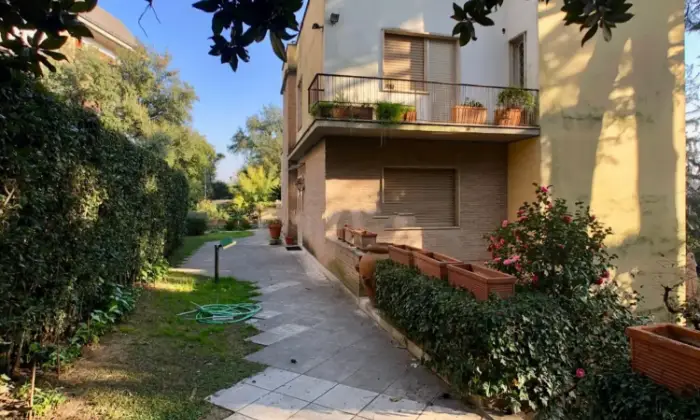 Rexer-Roma-Affittasi-villa-in-via-della-Mendola-ALTRO