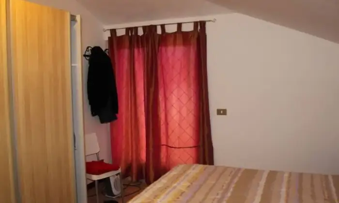 Rexer-Morlupo-Attico-in-affitto-a-Morlupo-CAMERA-DA-LETTO