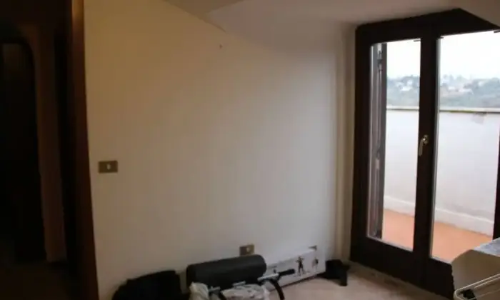 Rexer-Morlupo-Attico-in-affitto-a-Morlupo-CAMERA-DA-LETTO