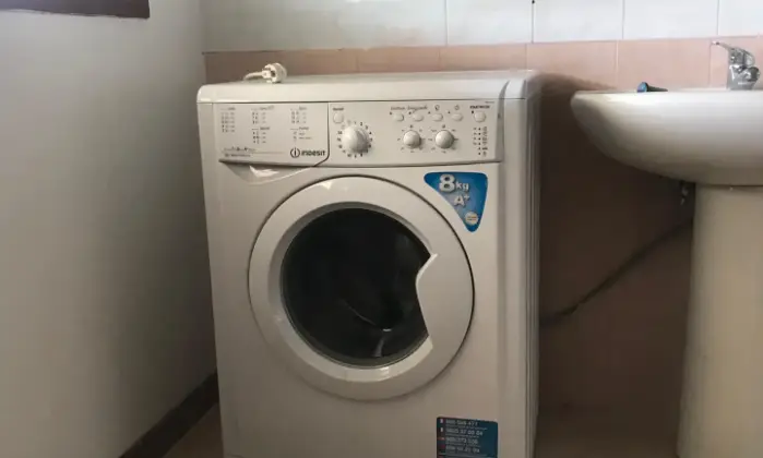 Rexer-Cosenza-Posti-letto-per-ragazze-al-centro-di-Cosenza-BAGNO