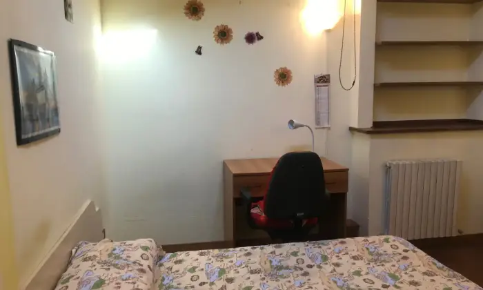 Rexer-Cosenza-Posti-letto-per-ragazze-al-centro-di-Cosenza-CAMERA-DA-LETTO