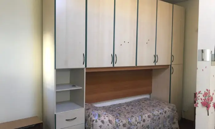 Rexer-Cosenza-Posti-letto-per-ragazze-al-centro-di-Cosenza-CAMERA-DA-LETTO