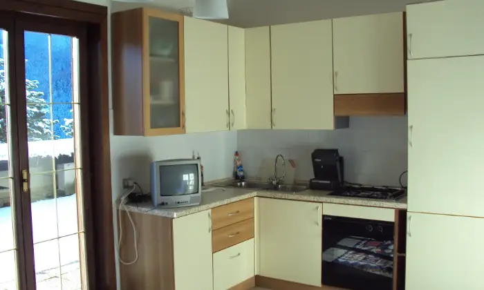 Rexer-Borno-OTTIMA-VISTA-CARINISSIMO-TRILOCALE-ARREDATO-CUCINA