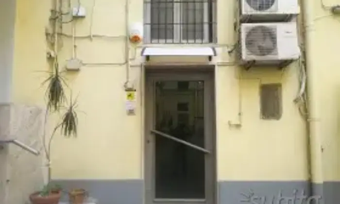 Rexer-Napoli-Ottimo-locale-uso-ufficiostudiolaboratorio-ALTRO