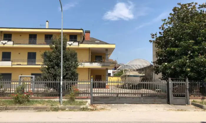 Rexer-Capua-Locale-in-affitto-in-via-San-Tammaro-ALTRO