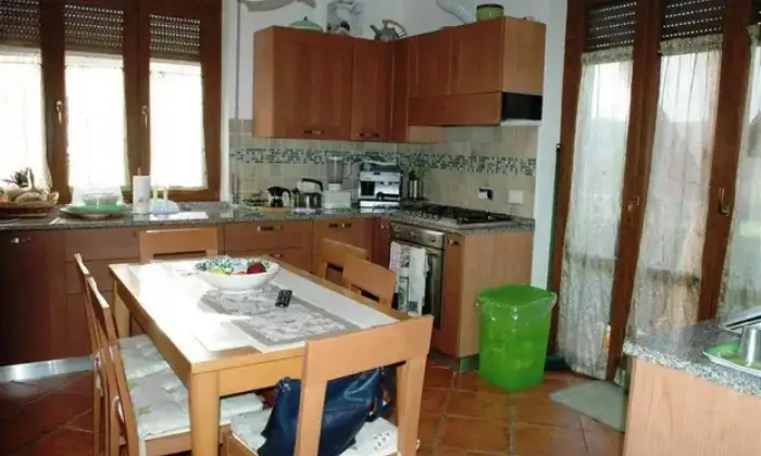 Rexer-La-Spezia-Appartamento-al-primo-ed-ultimo-piano-CUCINA