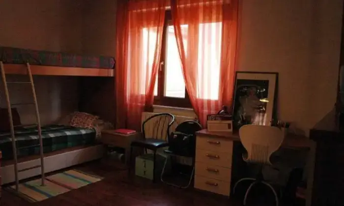 Rexer-La-Spezia-Appartamento-al-primo-ed-ultimo-piano-CAMERA-DA-LETTO