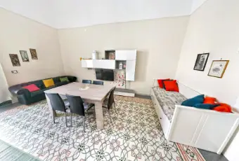 Rexer-Manfredonia-Appartamento-Manfredi-Centro-Storico-SALONE