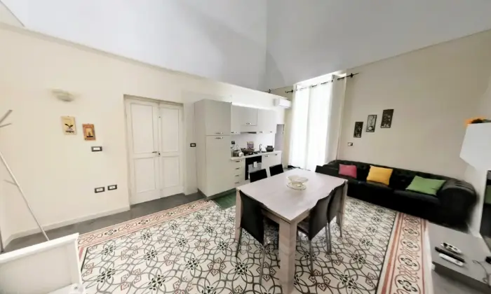 Rexer-Manfredonia-Appartamento-Manfredi-Centro-Storico-SALONE