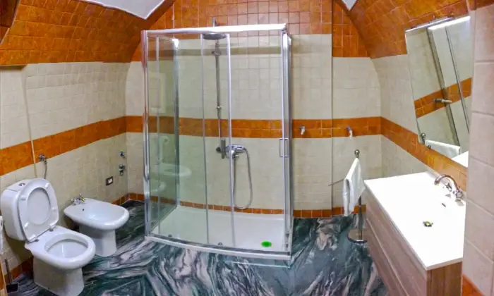 Rexer-Manfredonia-Appartamento-Manfredi-Centro-Storico-BAGNO