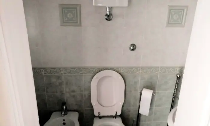 Rexer-Manfredonia-Appartamento-Manfredi-Centro-Storico-BAGNO