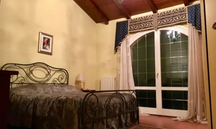 Rexer-Serramazzoni-Villa-in-affito-a-Serramazzoni-CAMERA-DA-LETTO