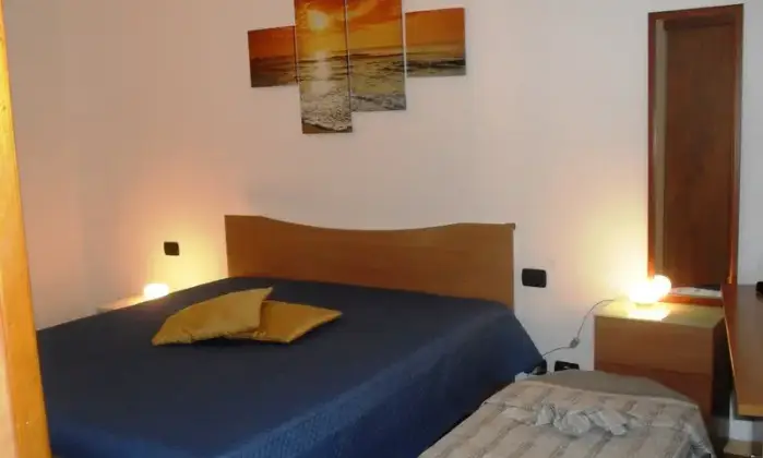 Rexer-Trapani-Grazioso-bilo-a-mt-dal-porto-per-brevi-periodi-CAMERA-DA-LETTO