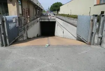 Rexer-Prato-Magazzino-in-affitto-in-via-traversa-pistoiese-a-Prato-SALONE