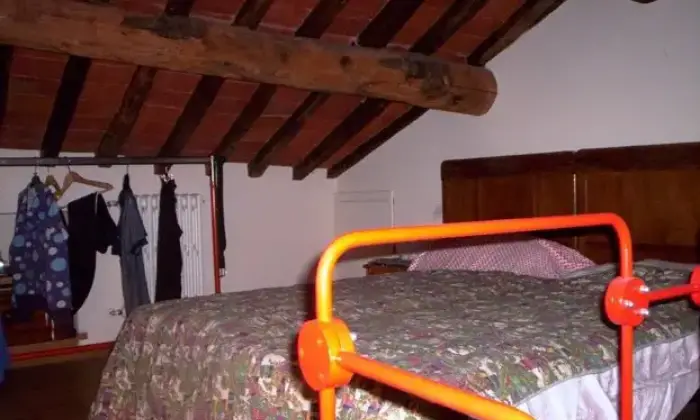 Rexer-Loro-Ciuffenna-appartamenti-in-vendita-CAMERA-DA-LETTO