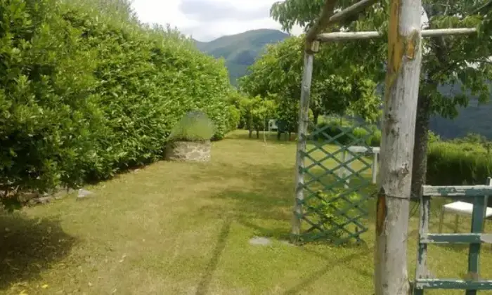 Rexer-Loro-Ciuffenna-appartamenti-in-vendita-GIARDINO