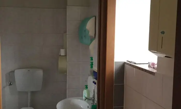 Rexer-Beinette-Locale-in-affitto-in-via-XXIV-Maggio-BAGNO
