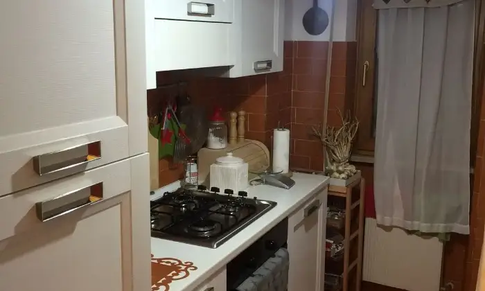 Rexer-Sanfront-AFFITTO-CON-RISCATTOAppartamento-su-due-piani-in-via-Monviso-CUCINA
