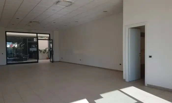Rexer-Collazzone-Locale-in-affitto-in-via-dellOsteria-Collazzone-ALTRO