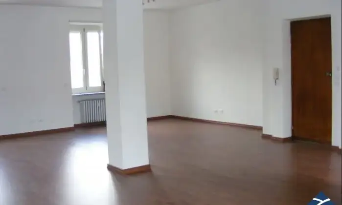 Rexer-Pinerolo-Ufficio-completamente-ristrutturato-SALONE