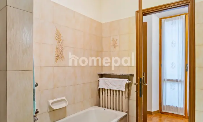 Rexer-Novi-Ligure-CONFORTEVOLE-TRILOCALE-CON-BOX-BAGNO