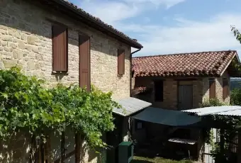 Rexer-Amandola-Vendesi-Casolare-e-terreno-ALTRO