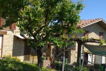 Rexer-Amandola-Vendesi-Casolare-e-terreno-ALTRO