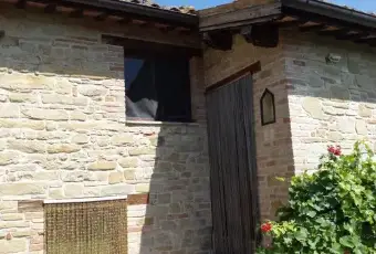 Rexer-Amandola-Vendesi-Casolare-e-terreno-ALTRO