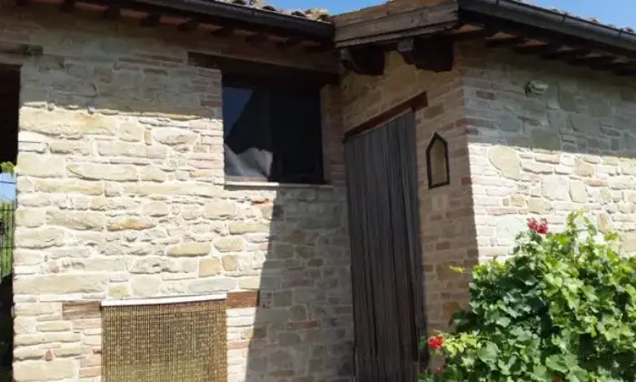 Rexer-Amandola-Vendesi-Casolare-e-terreno-ALTRO