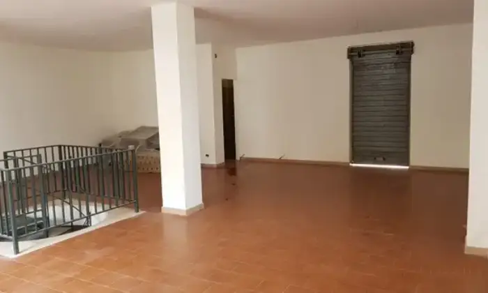 Rexer-Squinzano-Locale-in-vendita-in-via-Papa-Giovanni-Paolo-I-ALTRO