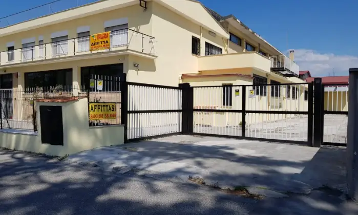 Rexer-Roma-Capannone-Affittasi-Tiburtina-GRA-Roma-capannone