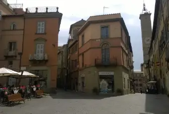 Rexer-Viterbo-Viterbo-Centro-Negozio-mq-vetrine-canna-fumaria-SALONE
