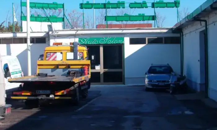 Rexer-Bari-FITTASI-BOX-LOCALI-E-CAPANNONI-AD-USO-DEPOSITO-E-UFFICIO-CUSTODITI-E-VIGILATI-H-GARAGE