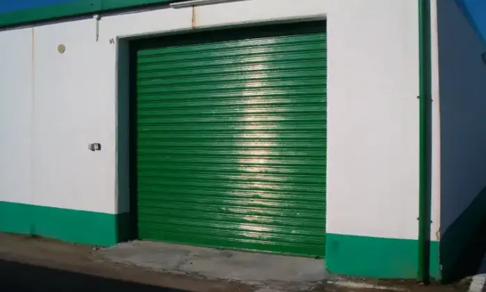 Rexer-Bari-FITTASI-BOX-LOCALI-E-CAPANNONI-AD-USO-DEPOSITO-E-UFFICIO-CUSTODITI-E-VIGILATI-H-GARAGE