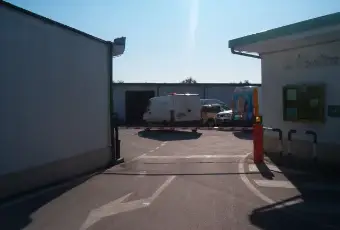 Rexer-Bari-FITTASI-BOX-LOCALI-E-CAPANNONI-AD-USO-DEPOSITO-E-UFFICIO-CUSTODITI-E-VIGILATI-H-GARAGE