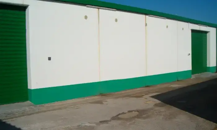 Rexer-Bari-FITTASI-BOX-LOCALI-E-CAPANNONI-AD-USO-DEPOSITO-E-UFFICIO-CUSTODITI-E-VIGILATI-H-GARAGE