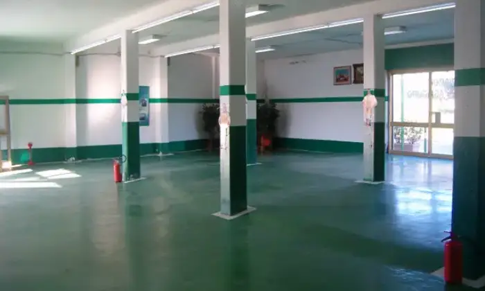 Rexer-Bari-FITTASI-BOX-LOCALI-E-CAPANNONI-AD-USO-DEPOSITO-E-UFFICIO-CUSTODITI-E-VIGILATI-H-GARAGE