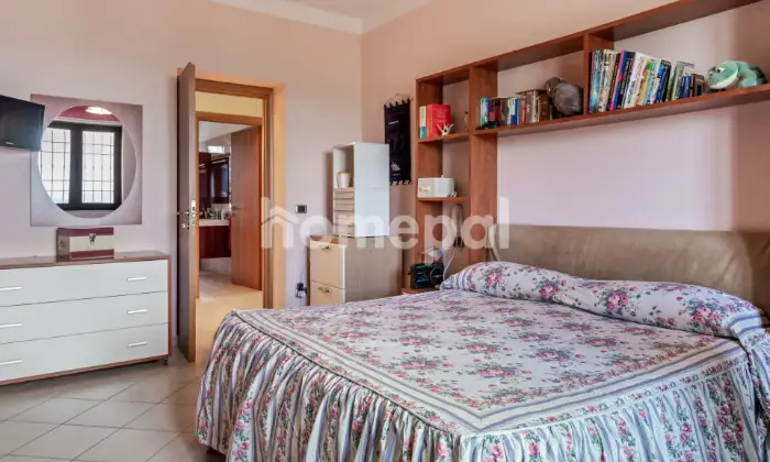 Rexer-Villanova-del-Battista-Rustico-con-giardino-Villanova-del-Battista-CAMERA-DA-LETTO