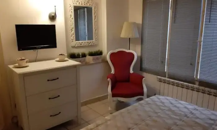 Rexer-Lucca-Mini-appartamento-Lucca-Centro-storico-Brevi-Periodi-CAMERA-DA-LETTO