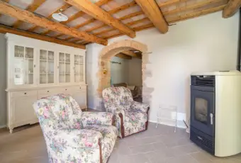 Rexer-San-Ginesio-Finemente-ristrutturata-Casa-nel-BORGO-a-COLDELLAIO-di-San-Ginesio-MC-SALONE
