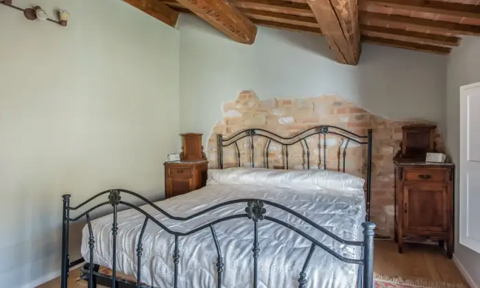 Rexer-San-Ginesio-Finemente-ristrutturata-Casa-nel-BORGO-a-COLDELLAIO-di-San-Ginesio-MC-CAMERA-DA-LETTO