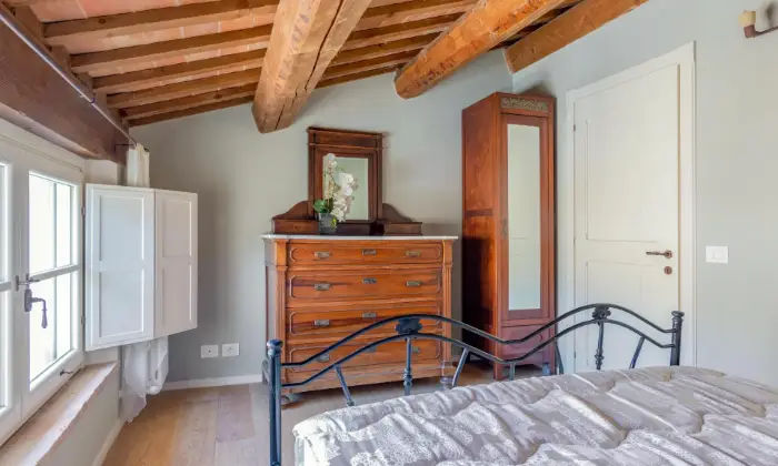 Rexer-San-Ginesio-Finemente-ristrutturata-Casa-nel-BORGO-a-COLDELLAIO-di-San-Ginesio-MC-CAMERA-DA-LETTO