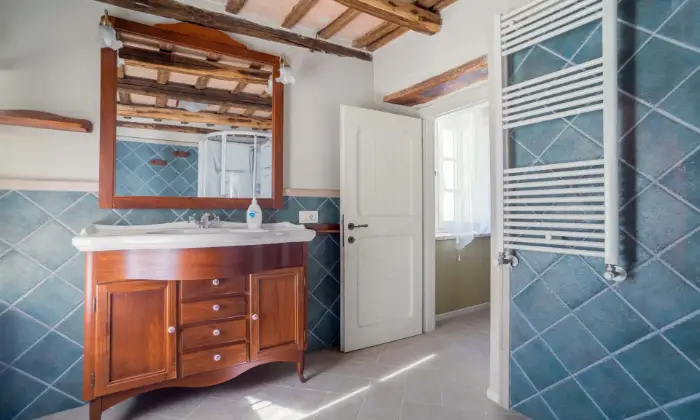 Rexer-San-Ginesio-Finemente-ristrutturata-Casa-nel-BORGO-a-COLDELLAIO-di-San-Ginesio-MC-BAGNO