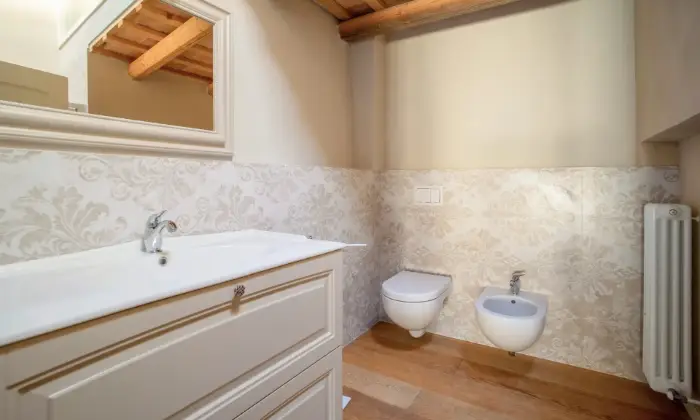 Rexer-San-Ginesio-Finemente-ristrutturata-Casa-nel-BORGO-a-COLDELLAIO-di-San-Ginesio-MC-BAGNO