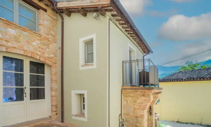 Rexer-San-Ginesio-Finemente-ristrutturata-Casa-nel-BORGO-a-COLDELLAIO-di-San-Ginesio-MC-ESTERNO