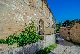 Rexer-San-Ginesio-Finemente-ristrutturata-Casa-nel-BORGO-a-COLDELLAIO-di-San-Ginesio-MC-ESTERNO