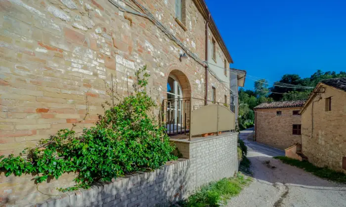 Rexer-San-Ginesio-Finemente-ristrutturata-Casa-nel-BORGO-a-COLDELLAIO-di-San-Ginesio-MC-ESTERNO