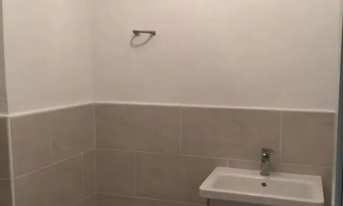 Rexer-Massa-Fondo-commerciale-centro-storico-BAGNO