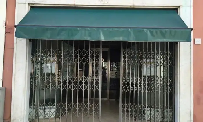 Rexer-Massa-Fondo-commerciale-centro-storico-ALTRO